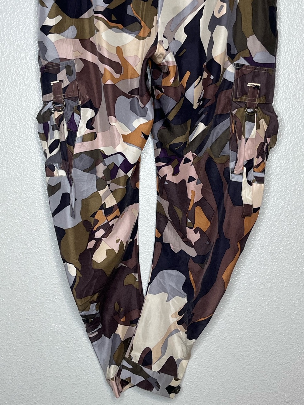 L.A.M.B 100% Silk Camo Y2K Multi-Colored Cargo Pants Sz 8 - Picture 7 of 16